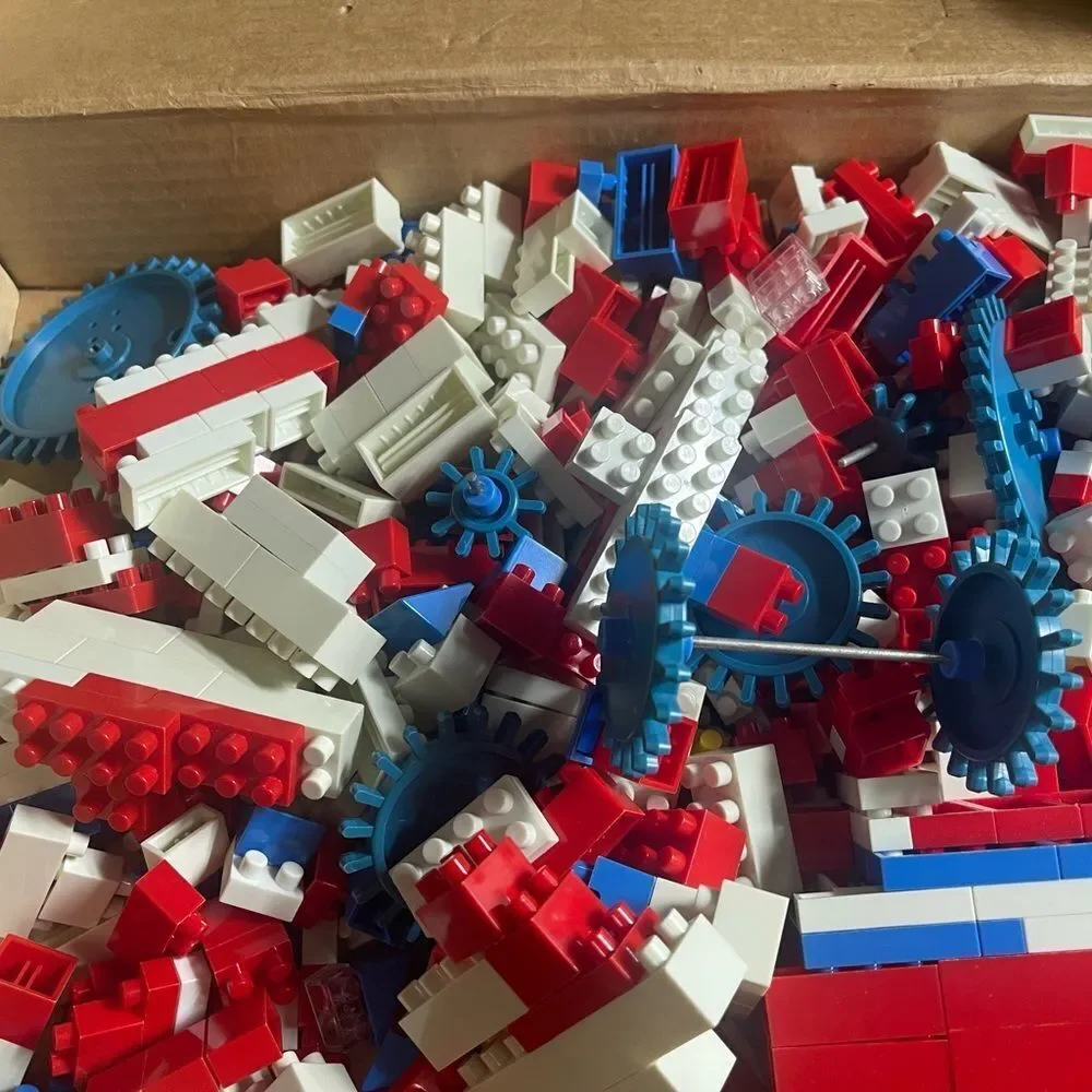 Vintage Sears Little Leaners Brix Blox Construction Set 785 pcs